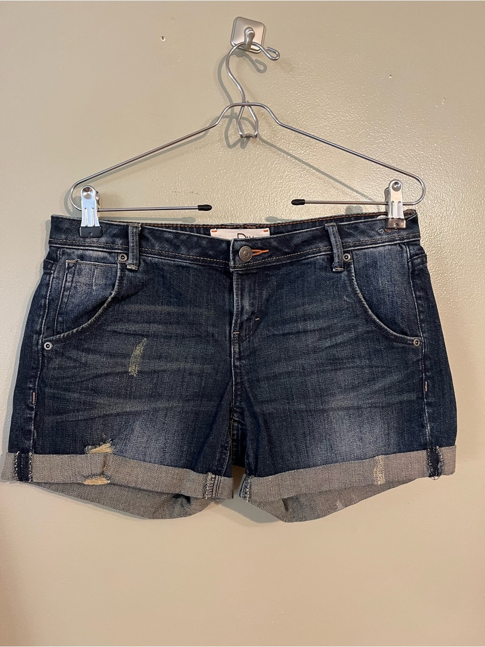 Women’s Dark Wash Denim Rolled Hem Shorts Dittos  low Rise Boyfriend 26